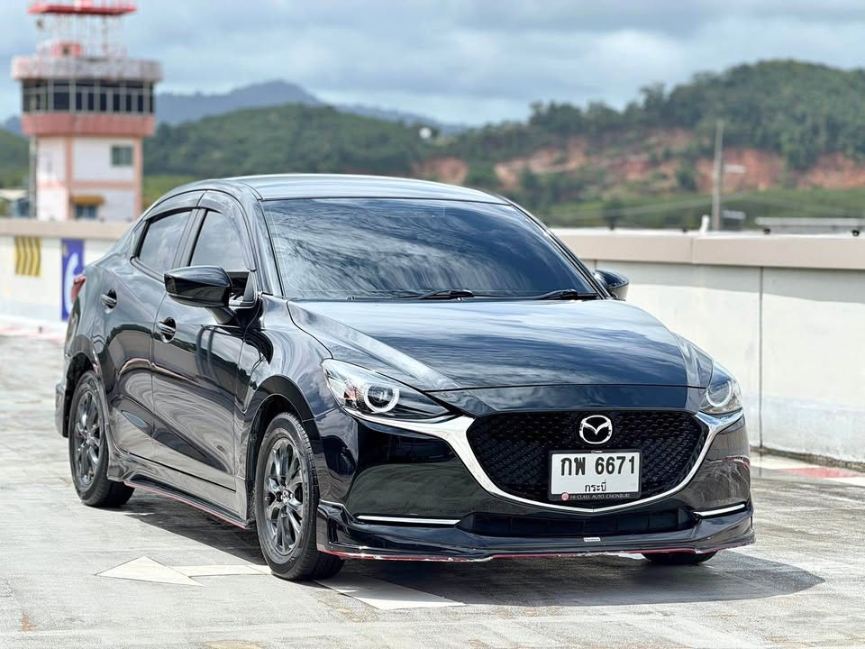 Mazda2 2025, black
