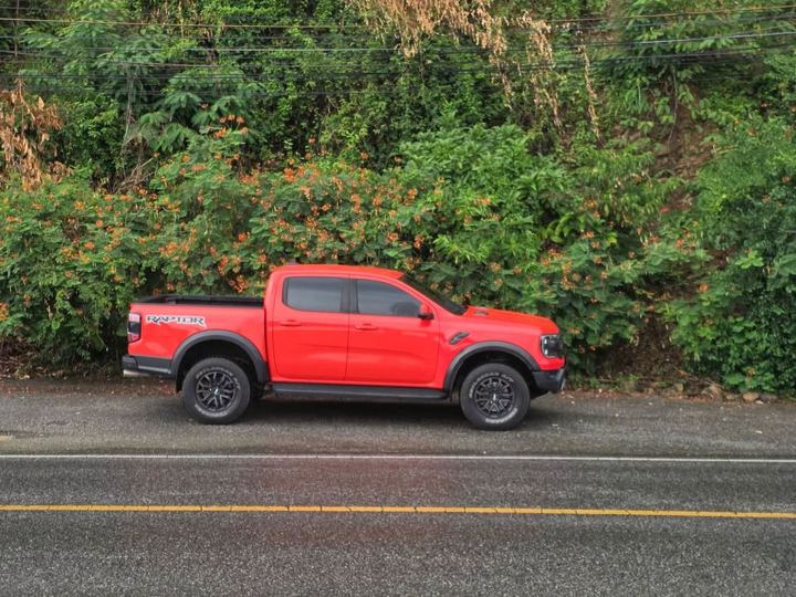 Ford Ranger Raptor V6 2024, оранжевый