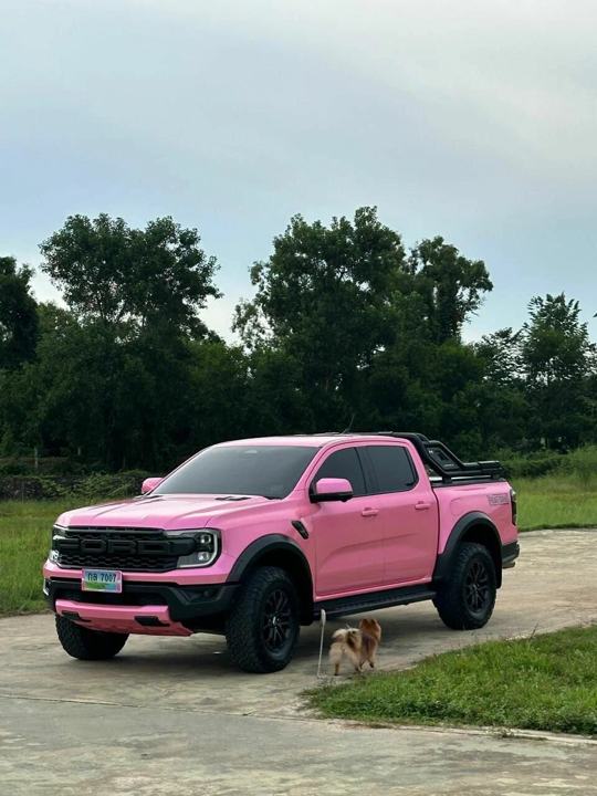 Ford Ranger Raptor V6 2025, pink