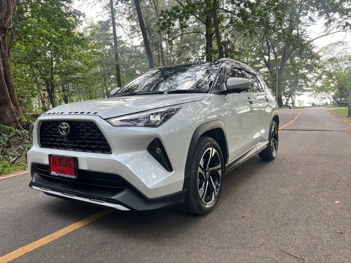 Toyota Yaris Cross Hybrid Top 2026, white