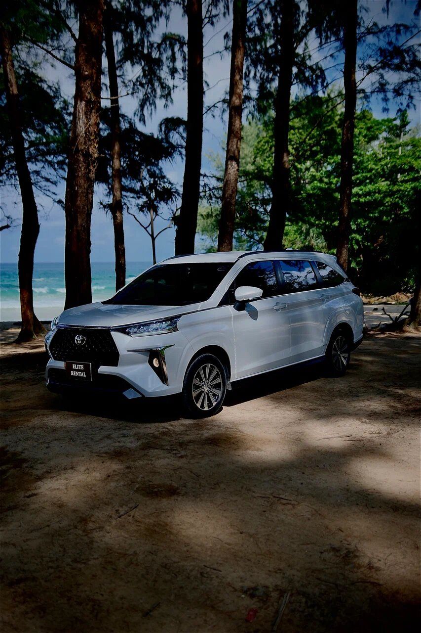 Toyota Veloz 2025, белый